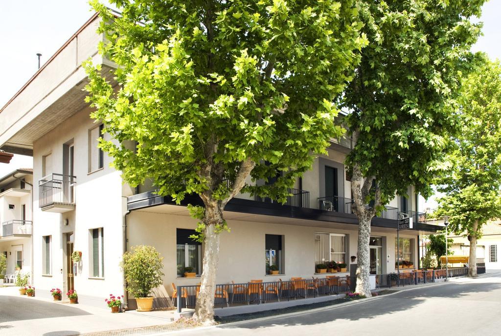 Hotel Sorriso San Mauro Mare Экстерьер фото
